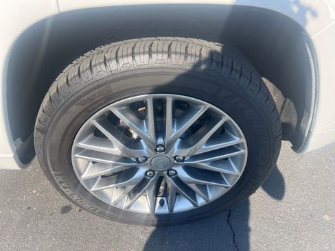 Used 2017 Jeep Grand Cherokee Summit w/ Platinum Series Group image 9