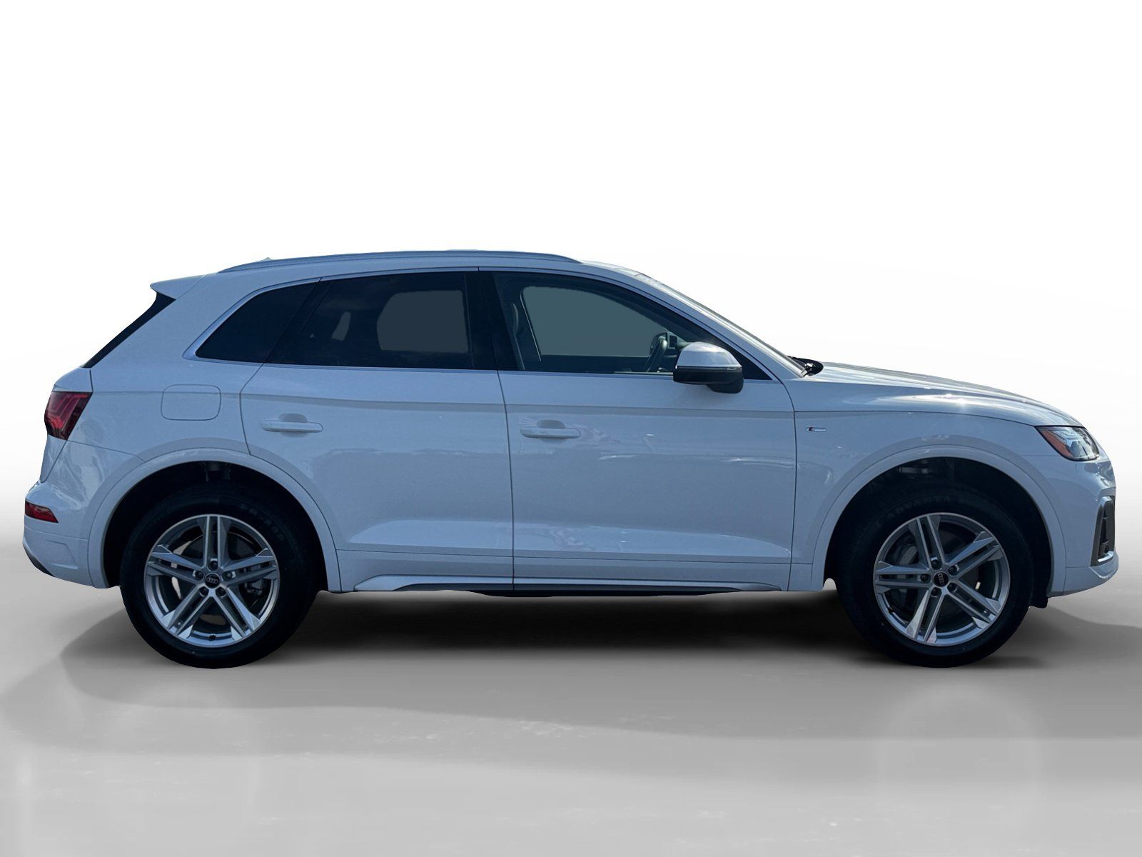 Used 2024 Audi Q5 e Premium w/ Convenience Package AWD/4WD image 6
