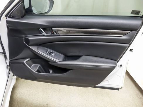 Used 2019 Honda Accord Sport image 26