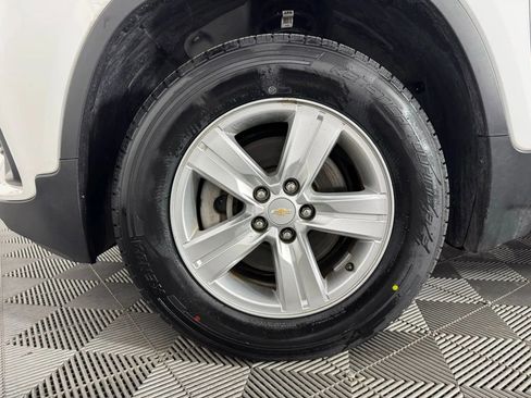 Used 2022 Chevrolet Trax LS w/ Tint and Cruise Package image 40