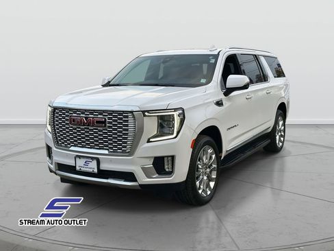 Used 2022 GMC Yukon XL Denali image 3