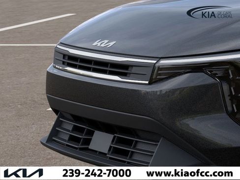 New 2025 Kia K4 LXS image 12