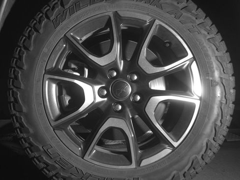 Used 2025 Jeep Compass Trailhawk AWD/4WD image 12