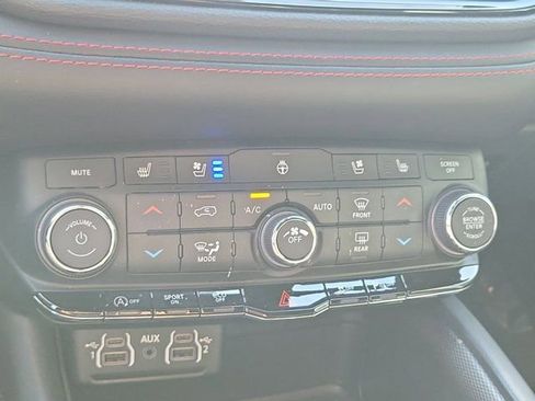 Used 2024 Dodge Durango GT image 29