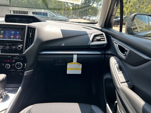 Used 2023 Subaru Forester Premium AWD/4WD image 31