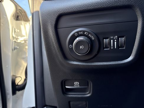 New 2025 Jeep Grand Cherokee L Limited image 19