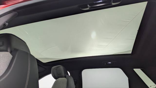 Used 2024 Cadillac Lyriq Tech RWD image 30
