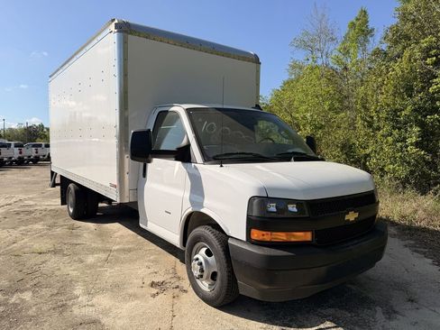 New 2024 Chevrolet Express 3500 w/ Power Convenience Package RWD image 7