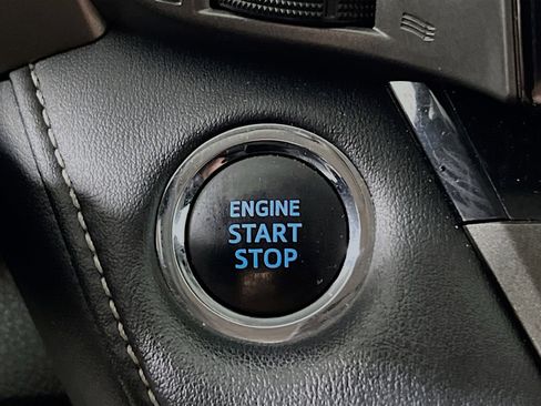 Used 2015 Toyota RAV4 Limited image 23