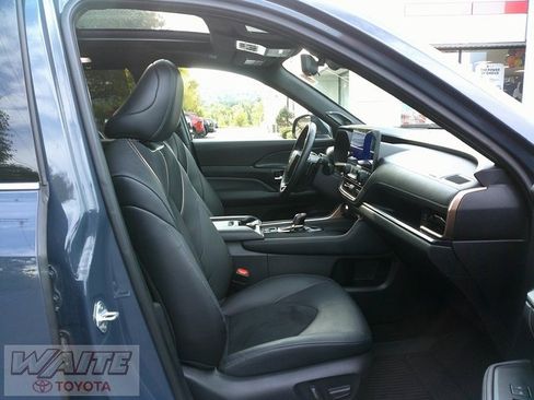 Used 2024 Toyota Grand Highlander AWD Hybrid image 37