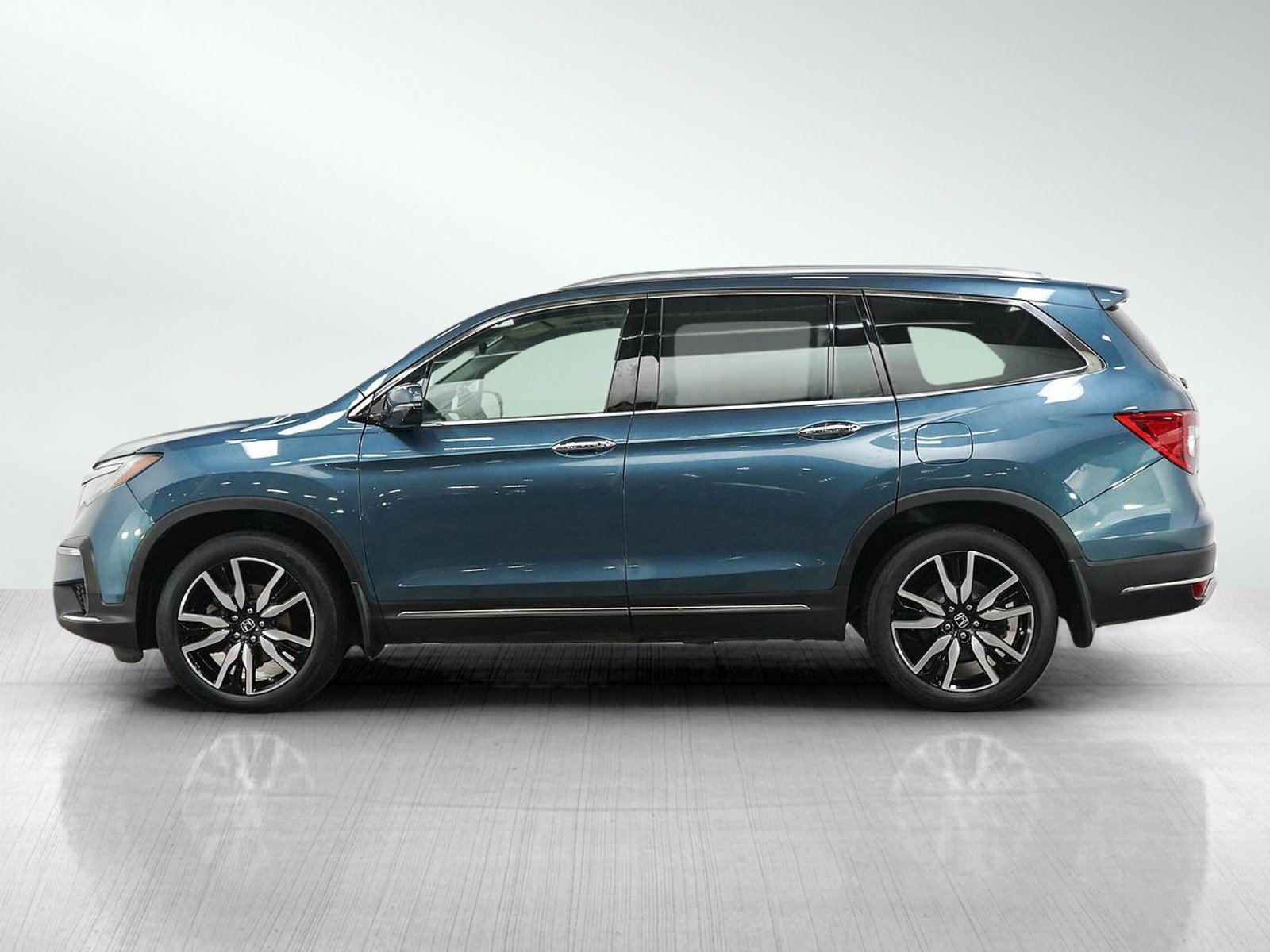 Used 2021 Honda Pilot Touring image 2