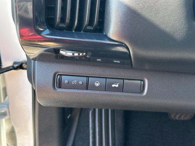 Used 2025 Nissan Pathfinder SV w/ Cargo Package AWD/4WD image 20