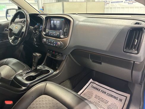 Used 2018 Chevrolet Colorado Z71 AWD/4WD image 38
