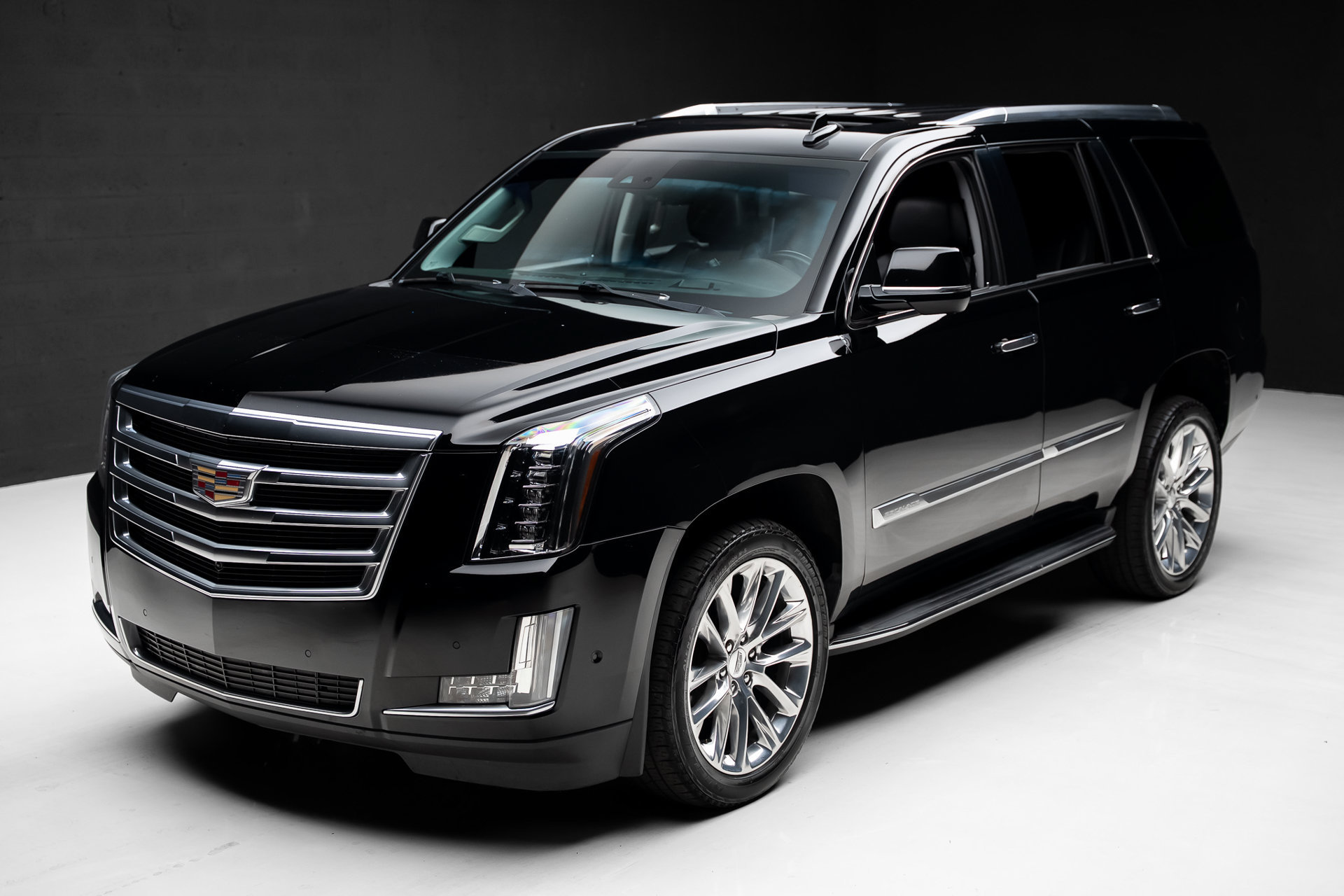 Used 2020 Cadillac Escalade Luxury RWD image 5