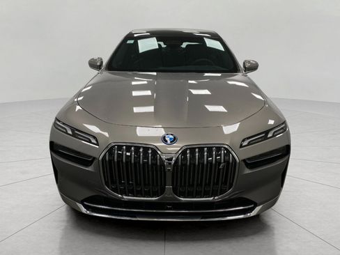 Used 2024 BMW i7 xDrive60 image 14