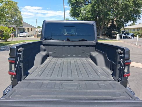 Used 2021 Jeep Gladiator Overland AWD/4WD image 26