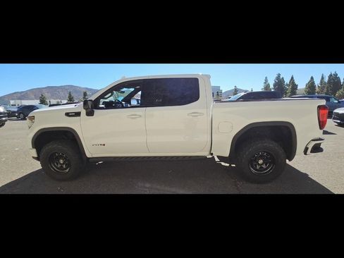 Used 2022 GMC Sierra 1500 AT4 w/ AT4 Premium Package image 7
