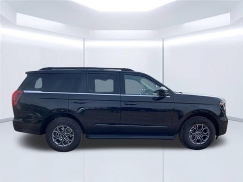 Used 2025 Ford Expedition Active AWD/4WD image 5