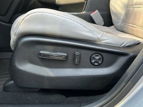 Used 2017 Honda CR-V EX-L image 11