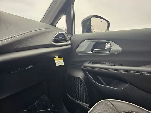 New 2026 Chrysler Pacifica Limited w/ S Appearance Package image 31