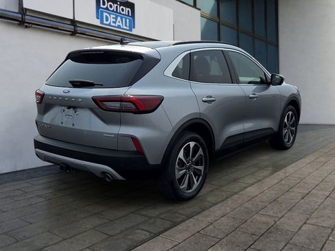 Used 2024 Ford Escape Platinum w/ Class II Trailer Tow Package AWD/4WD image 3