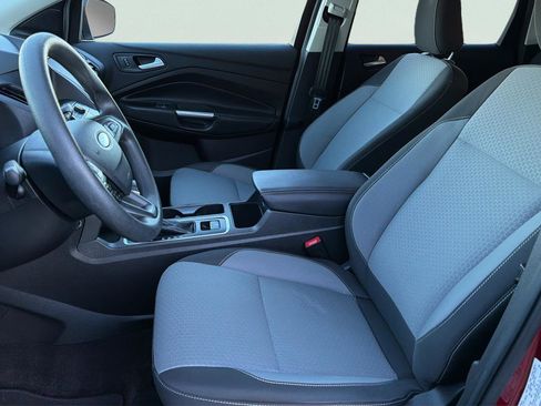 Used 2019 Ford Escape SE image 12