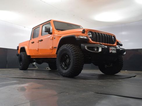New 2025 Jeep Gladiator Sport image 46