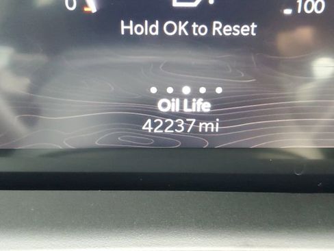 Used 2023 Jeep Grand Cherokee Laredo image 28