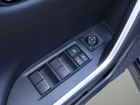 Certified 2022 Toyota RAV4 Limited FWD image 10