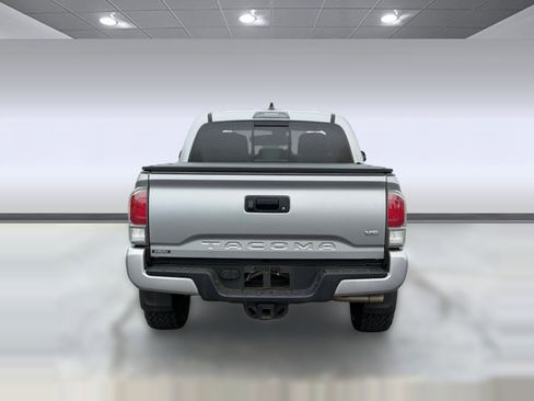 Used 2020 Toyota Tacoma TRD Sport AWD/4WD image 8