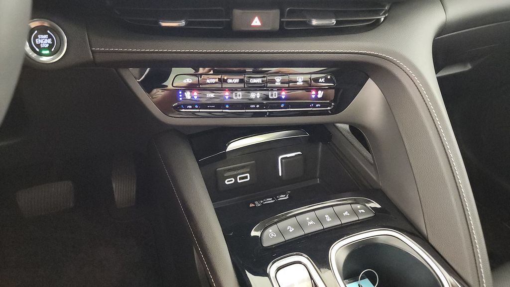 Used 2023 Buick Envision Avenir AWD/4WD image 17