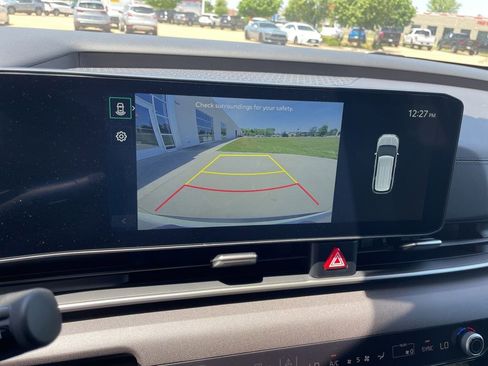 New 2026 Kia Carnival EX FWD image 21