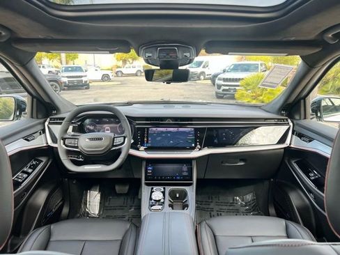 Used 2024 Jeep Wagoneer Launch Edition image 37