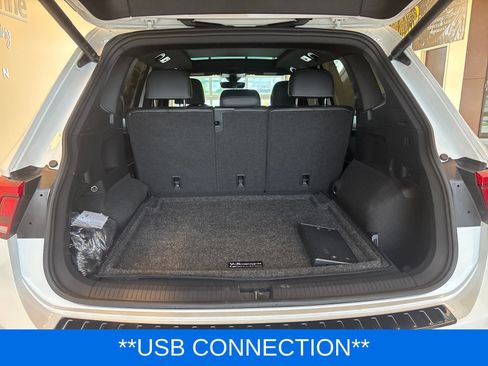 Used 2024 Volkswagen Tiguan SE R-Line AWD/4WD image 10
