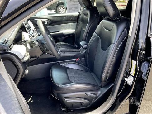 Used 2022 Jeep Compass Latitude FWD image 24