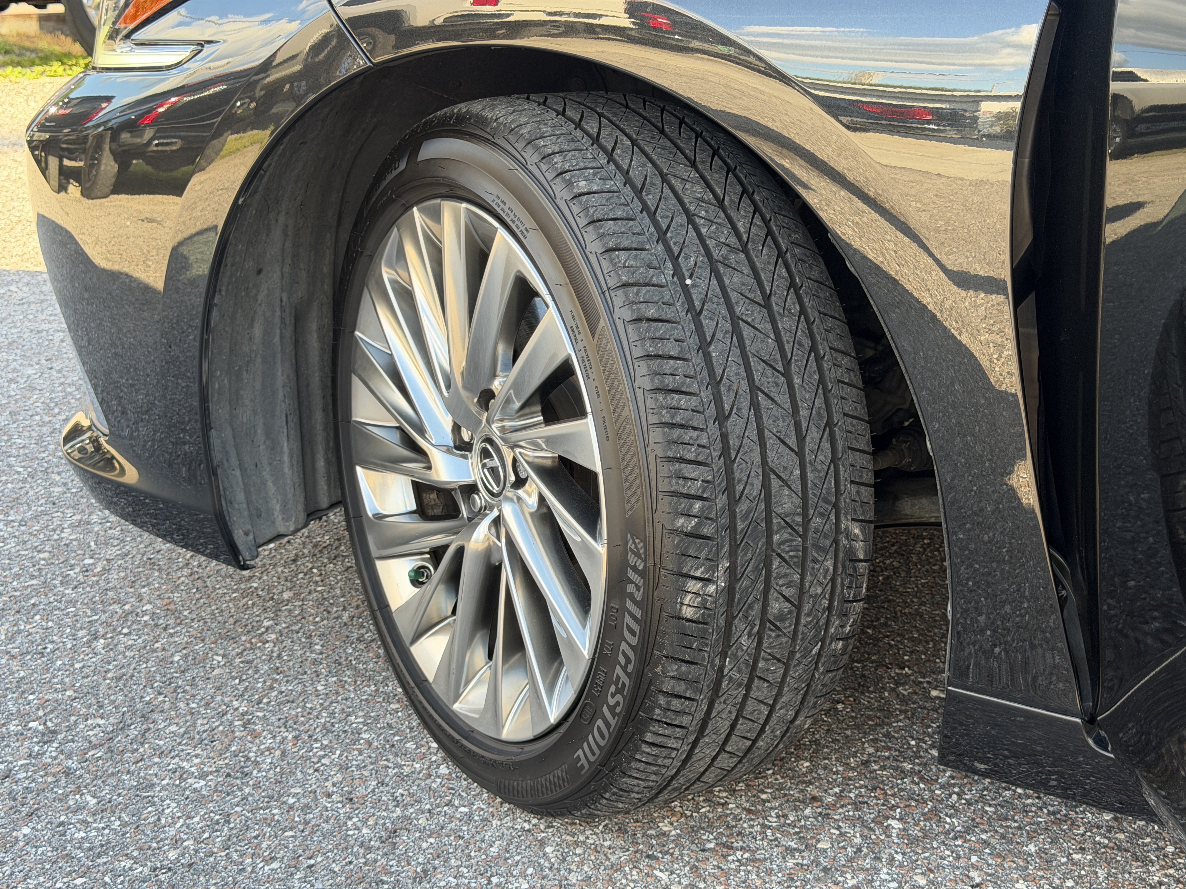 Used 2022 Lexus ES 350 Ultra Luxury w/ Accessory Package 2 FWD image 37