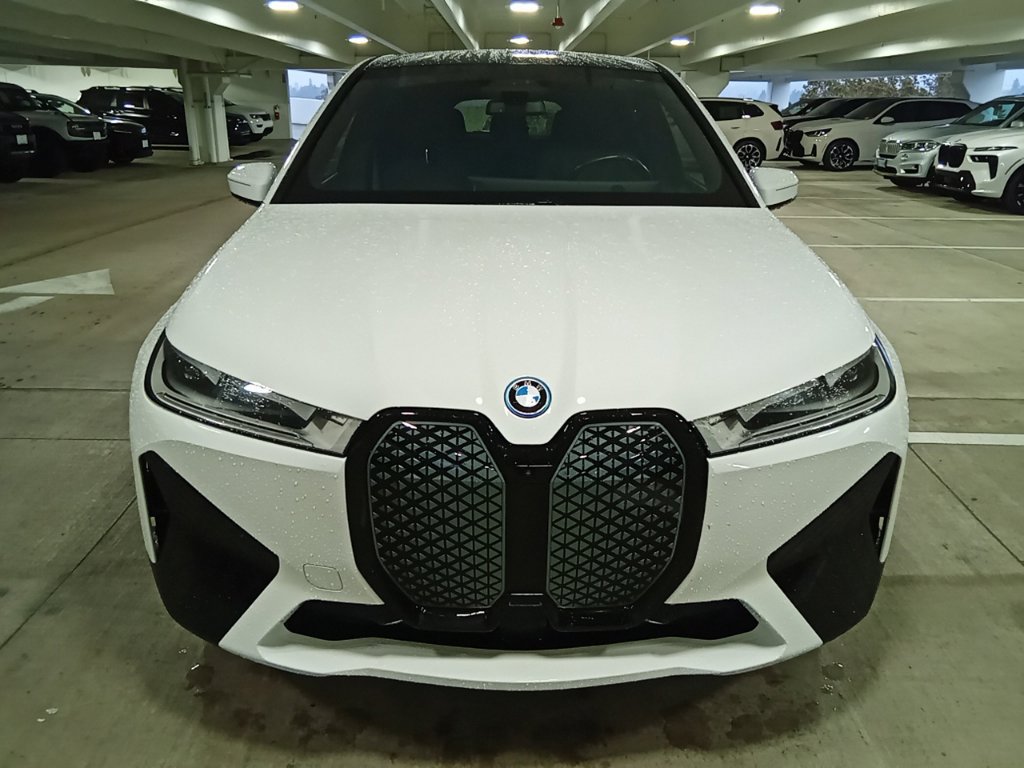 Used 2024 BMW iX xDrive50 w/ Sport Package AWD/4WD image 2