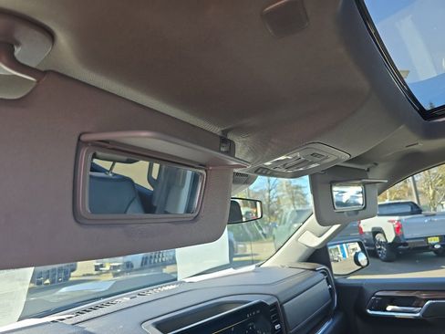 Used 2025 Chevrolet Silverado 1500 LT Trail Boss w/ LT Trail Boss Premium Package image 13