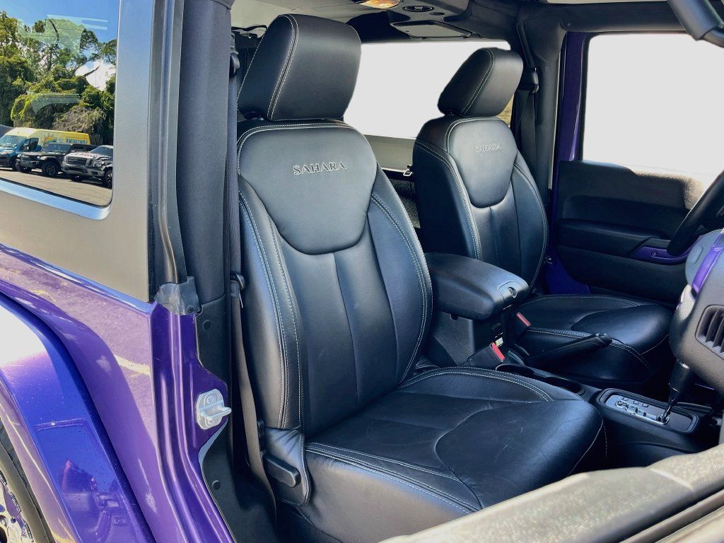 Used 2018 Jeep Wrangler Sahara w/ Connectivity Group AWD/4WD image 23