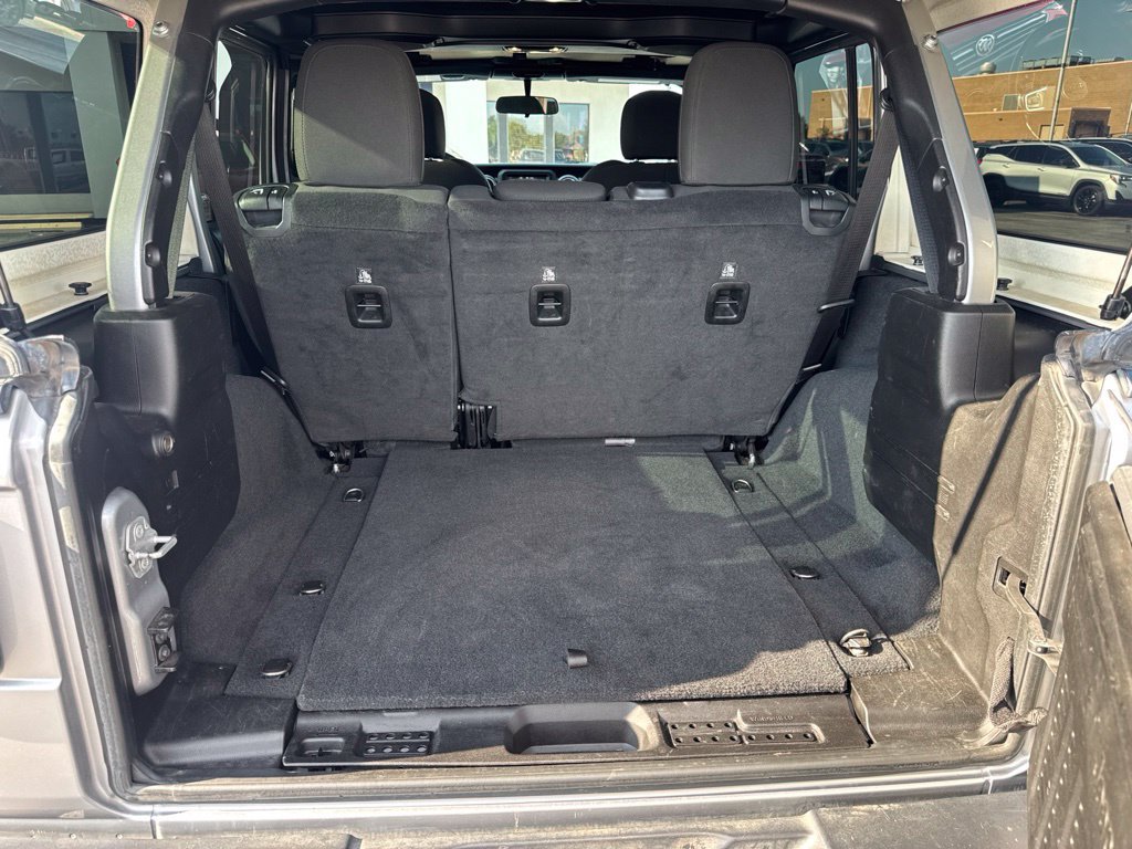 Used 2019 Jeep Wrangler Unlimited Sahara AWD/4WD image 10