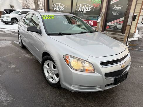 Used 2011 Chevrolet Malibu LS image 2