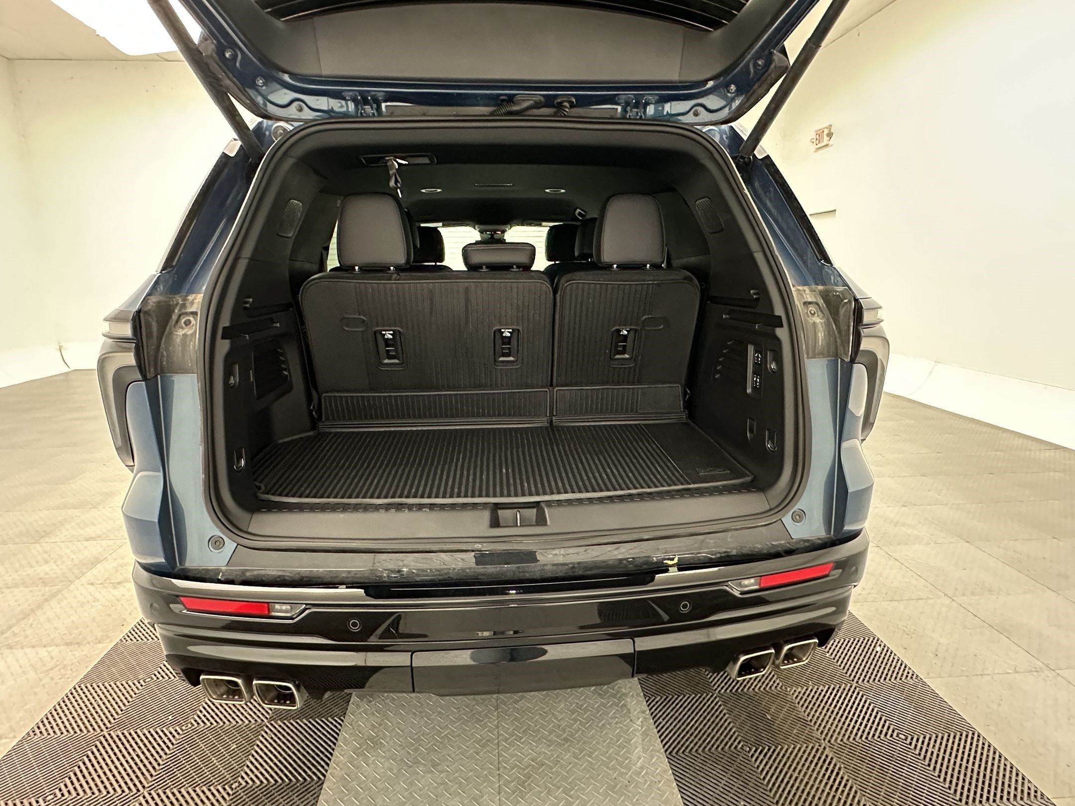 Certified 2026 Chevrolet Traverse High Country w/ LPO, Floor Liner Package AWD/4WD image 27