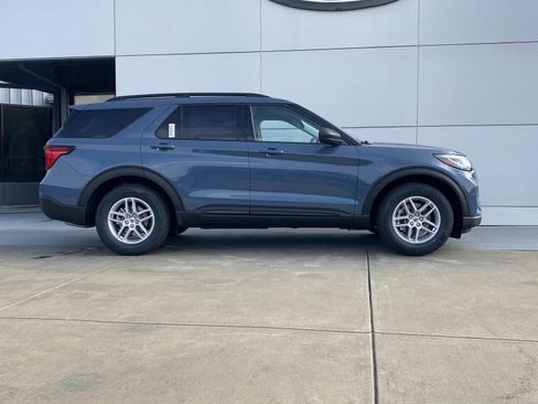 New 2026 Ford Explorer Active w/ Active Comfort Package image 3