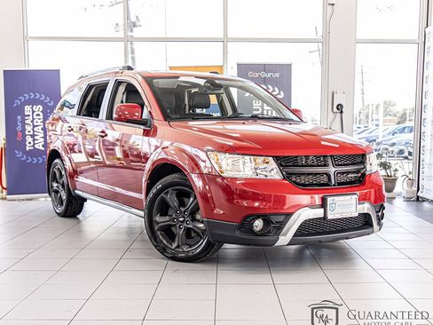 Used 2020 Dodge Journey Crossroad FWD image 3