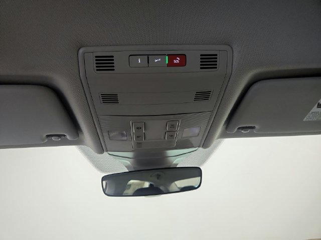 Used 2025 Volkswagen Jetta SE FWD image 37