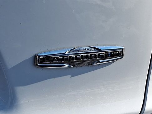 Used 2020 Jeep Cherokee Latitude Plus w/ Cold Weather Group image 32