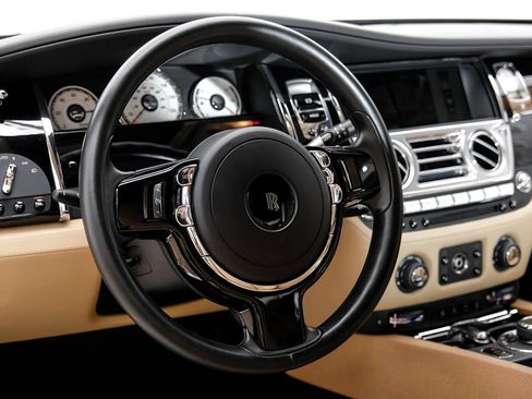 Used 2016 Rolls-Royce Wraith RWD image 12