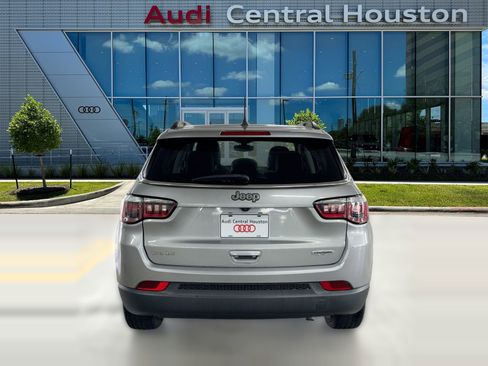 Used 2020 Jeep Compass Latitude image 9