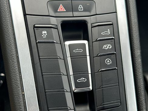Used 2022 Porsche 718 Boxster S RWD image 26