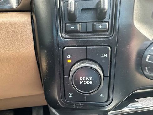 Used 2024 Ford F350 Lariat w/ Lariat Ultimate Package AWD/4WD image 37
